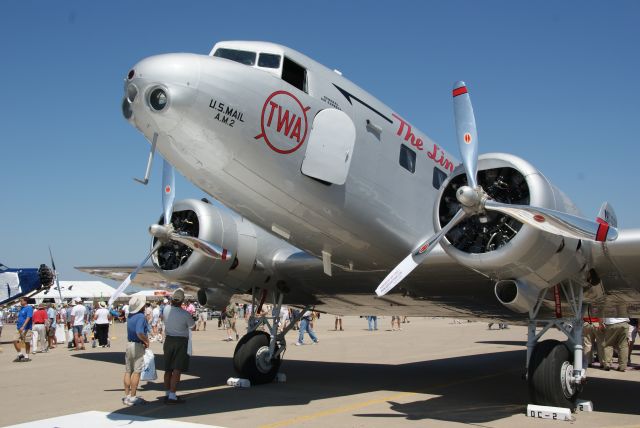 Douglas DC-2 (NAC13711)