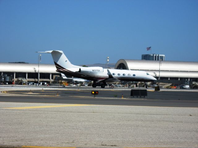 Gulfstream Aerospace Gulfstream IV (N237GA) - Line up and wait on RWY 19R