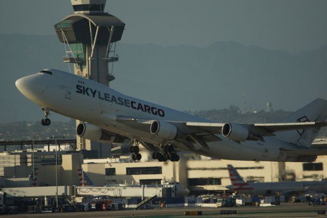 Boeing 747-400 (N904AR)