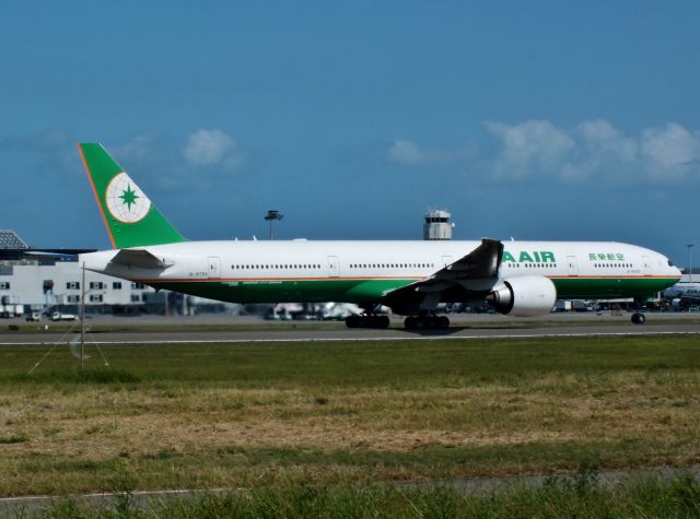 BOEING 777-300ER (B-16705)