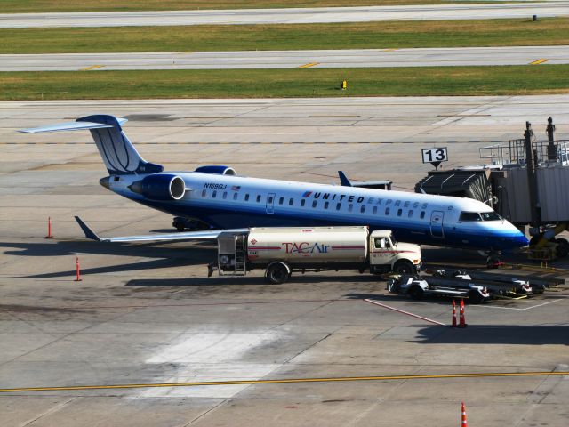 Canadair Regional Jet CRJ-700 (N169GJ)