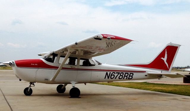 Cessna Skyhawk (N678RB)