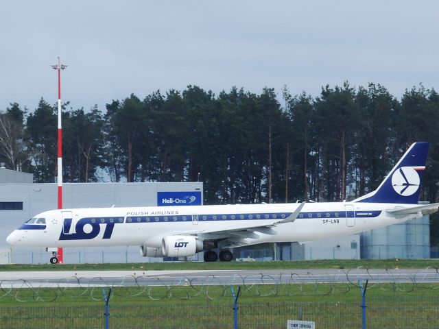 Embraer ERJ-190 (SP-LNB) - October 11, 2016