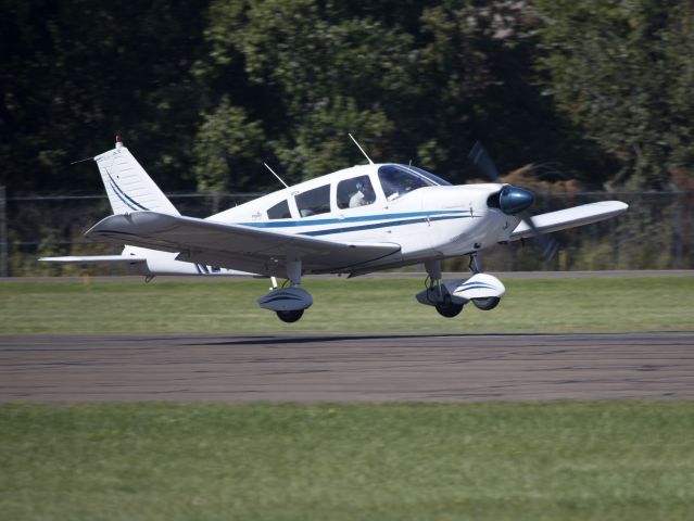 Piper Cherokee Arrow (N2188R) - Perfect landing runway 08.