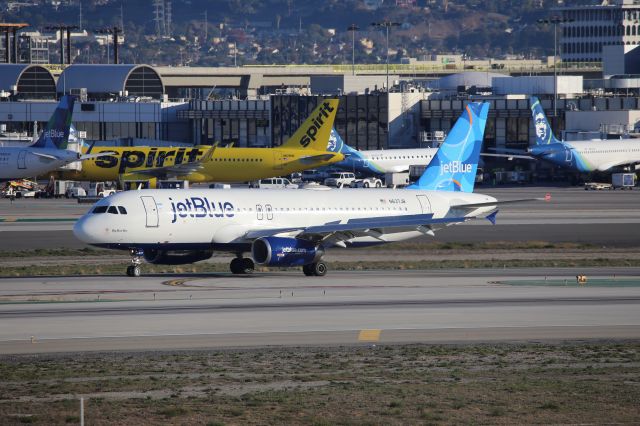 Airbus A320 (N637JB)