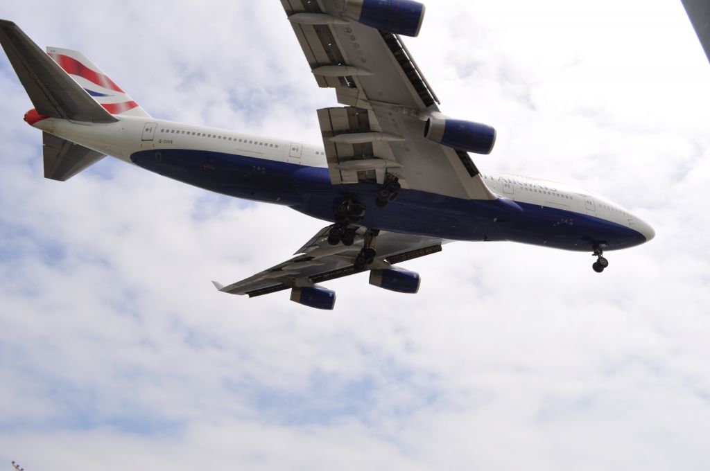 Boeing 747-400 (G-CIVS)