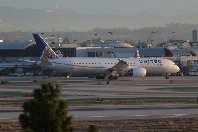 Boeing 787-9 Dreamliner (N38955)