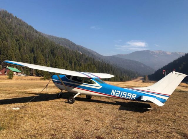 Cessna Skylane (N182UK)