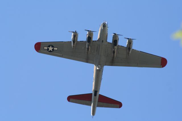 Boeing B-17 Flying Fortress (N93012) - correction Collings Foundation 909 over North Seattle 6-22-13