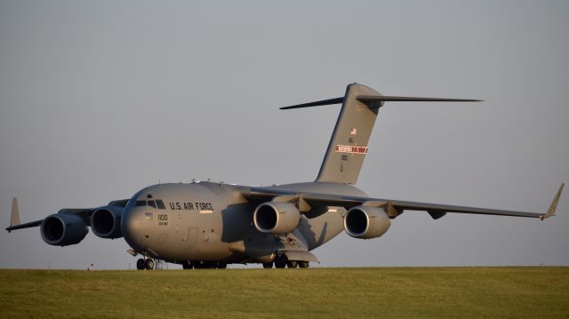 Boeing Globemaster III (02-1100) - Boeing C-17A "Globemaster III" from the 164th Airlift Wing