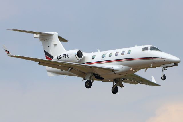 Embraer Phenom 300 (CS-PHG)