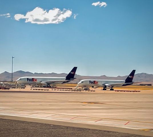 N652FE — - Two FedEx Planes, an Airbus A300F4-605R (N652FE) and 757-222(SF) (N988FE) Parked at Salt Lake City, Utah before heading on out of the Beehive State!