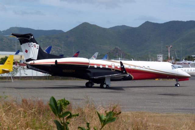 Embraer ERJ-135 (N900EM)