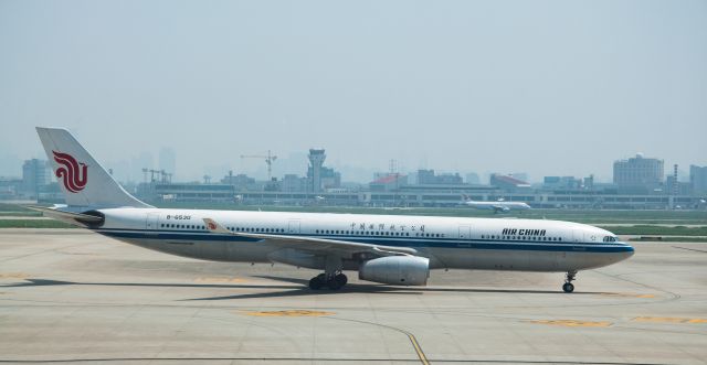 Airbus A330-300 (B-6530)