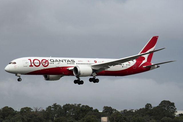 Boeing 787-9 Dreamliner (VH-ZNJ) - Boeing 787-9 66074_929. QFA VH-ZNJ Longreach rwy 03 YPPH 17 July 2021