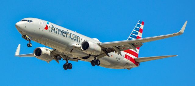 Boeing 737-800 (N875NN) - N875NN American Airlines Boeing 737-823 s/n 33220 - Las Vegas -  Harry Reid International Airport (KLAS)br /USA - Nevada September 22, 2021br /Photo: Tomás Del Coro br /SunSet Park