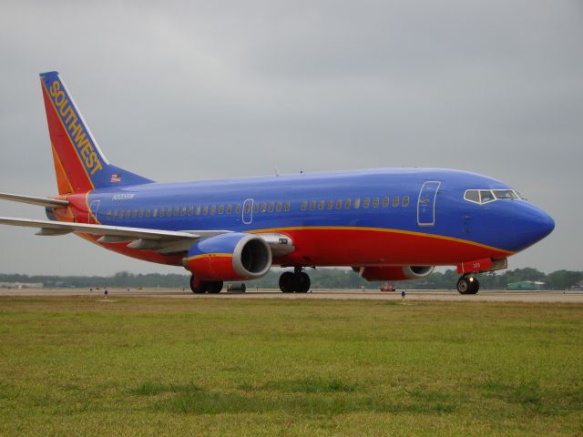 BOEING 737-300 (N335SW)