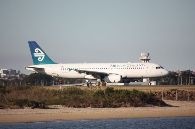 Airbus A320 (ZK-OJN)