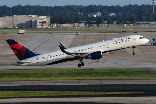 Boeing 757-200 (N686DA)