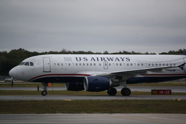 Airbus A319 (N746UW) - US Air Flight 2015 (N746UW) arrives at Sarasota-Bradenton International Airport following a flight from Charlotte-Douglas International Airport