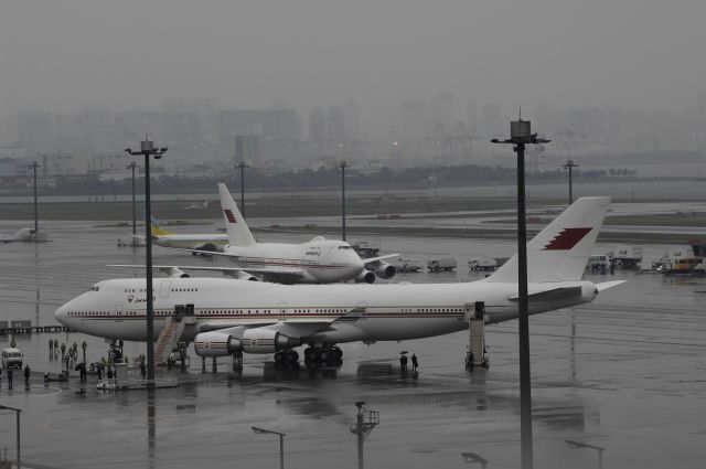 Boeing 747-400 (A9C-HMK) - Visit at Haneda Intl Airport V1 Spot on 2012/04/11 VIP Flight