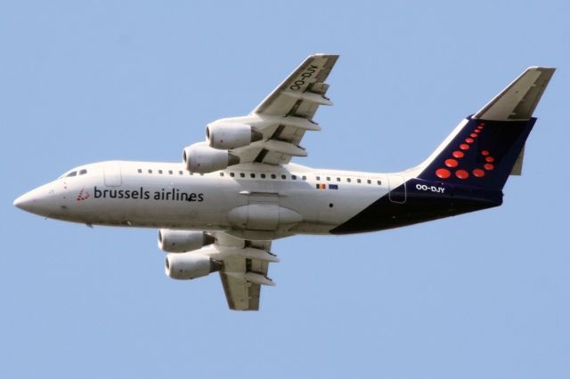 de Havilland Dash 8-400 (OO-DJY)