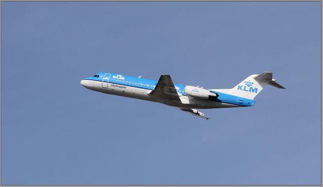 Embraer 170/175 (PH-KZB) - KLM Cityhopper Fokker 70 (PH-KZB) AMS 7-4-2013b
