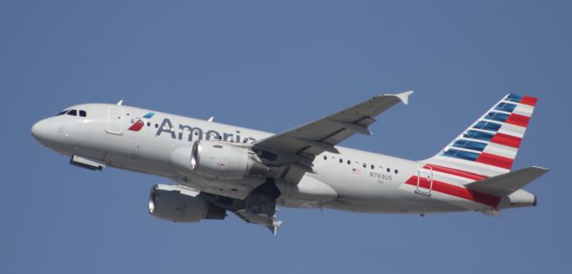 Airbus A319 (N769US)