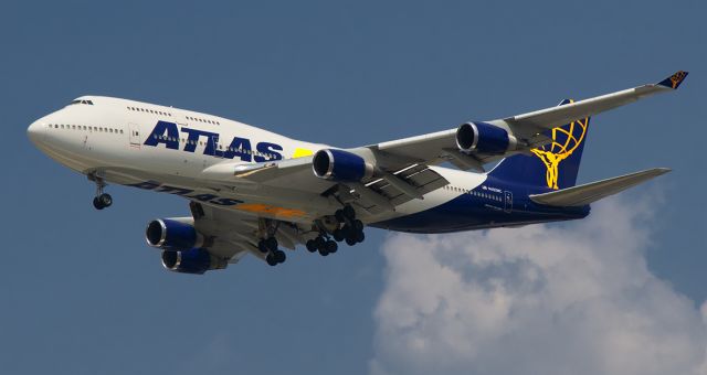 Boeing 747-400 (N482MC) - Near touch down on##L.