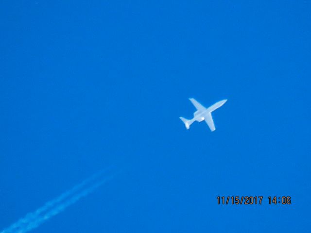 Learjet 40 (N27AX)