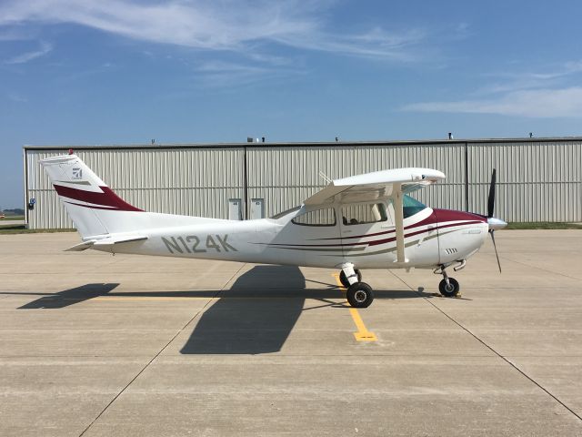 Cessna Skylane (N124K)