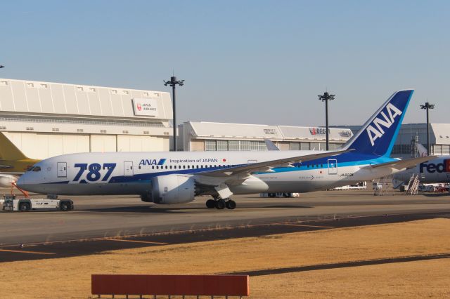 Boeing 787-8 (JA823A)