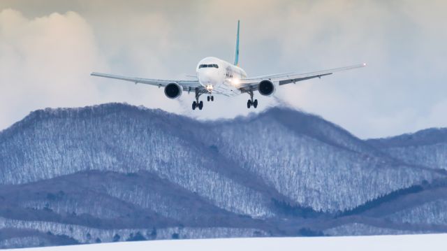 BOEING 767-300 (JA01HD) - Hokkaido International Airlines / Boeing 767-33A/ERbr /Jan.17.2016 Hakodate Airport [HKD/RJCH] JAPAN