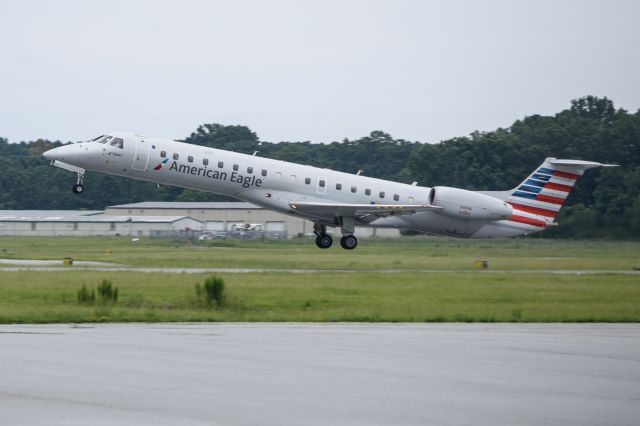 Embraer ERJ-145 (N933JN)