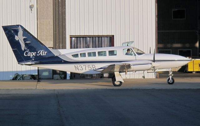 Cessna 402 (N375R) - Its a C402.