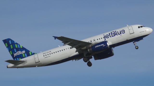 Airbus A320 (N657JB)