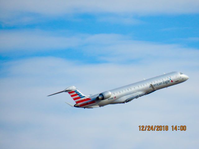 Canadair Regional Jet CRJ-900 (N593NN)