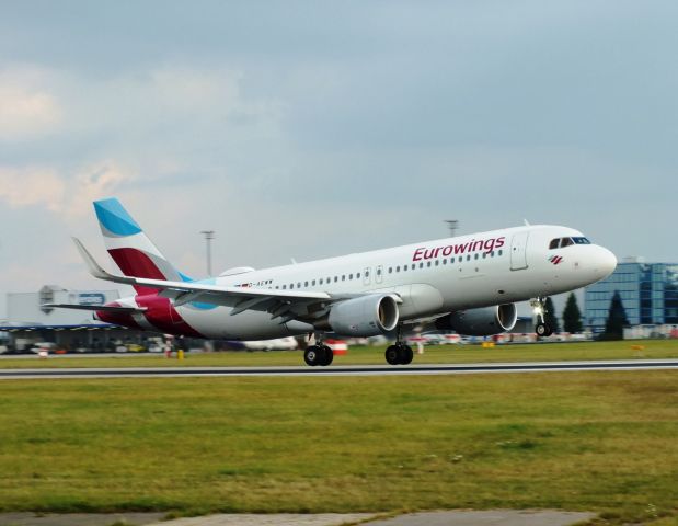Airbus A320 (D-AEWW)