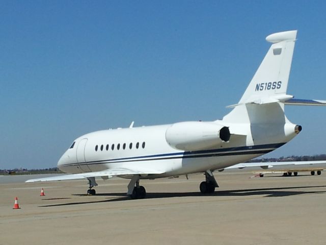 AMERICAN AIRCRAFT Falcon XP (N518SS) - Still not sure its a 900, sitting on ramp in WEST Mifflin Pa