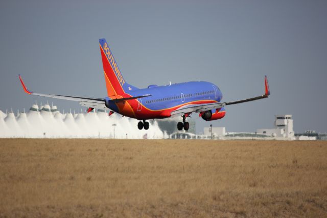 Boeing 737-700 (N766SW)