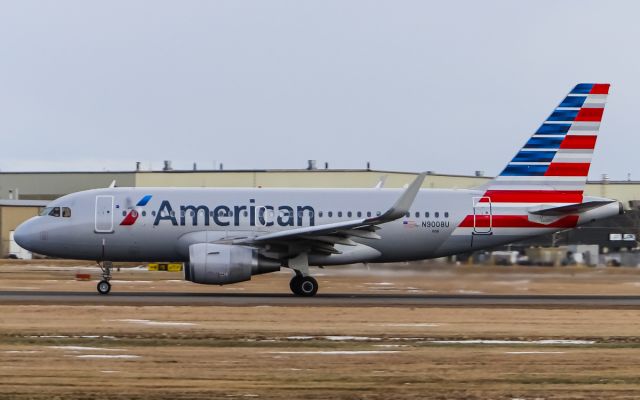 Airbus A319 (N9008U)