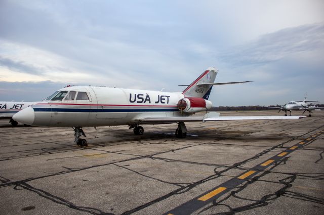 Dassault Falcon 20 (N811AA) - USA Jet Falcon 20 sitting on the east ramp.