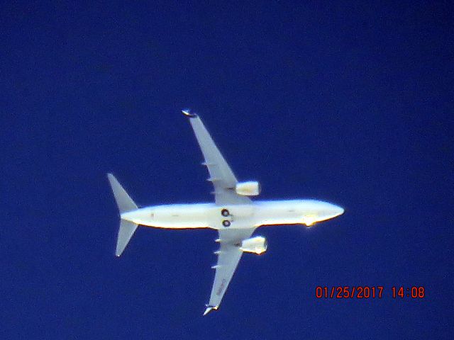 Boeing 737-800 (C-FYPB)
