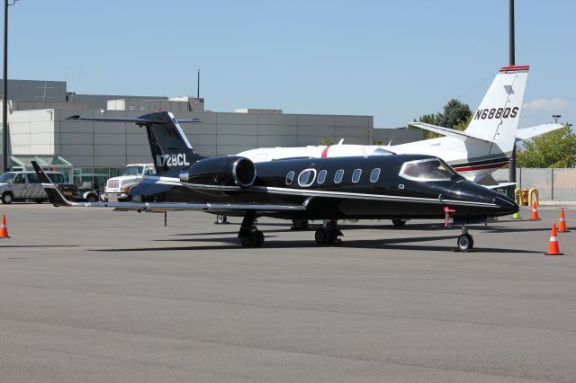 Learjet 31 (N728CL)