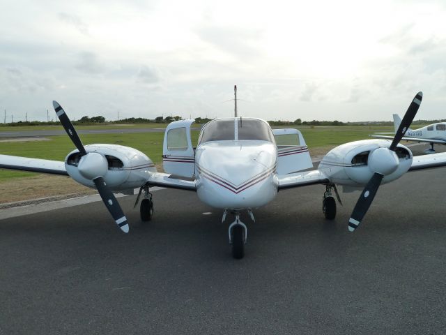 Piper Seneca (N10NZ)