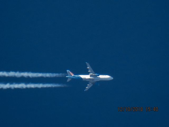 Airbus A320 (N225NV)