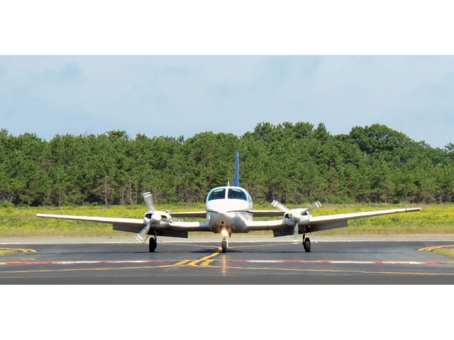 Cessna 402 (N258PB)