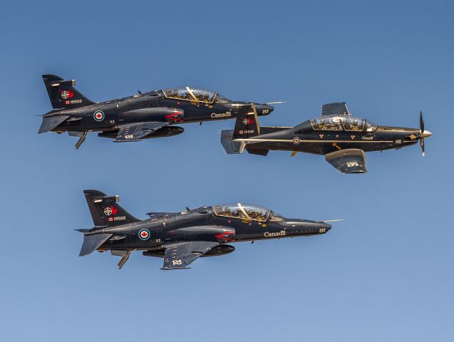 Boeing Goshawk (15-5212) - CT-155 Hawk mk 115, 155213 and 156116 (CT156 Harvard II) formation flight at Airshow London 2017