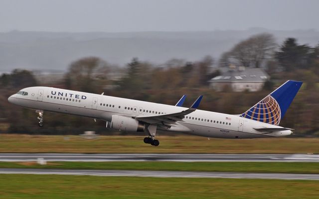 N29129 — - united 757-200 n29129 dep shannon 22/3/14.