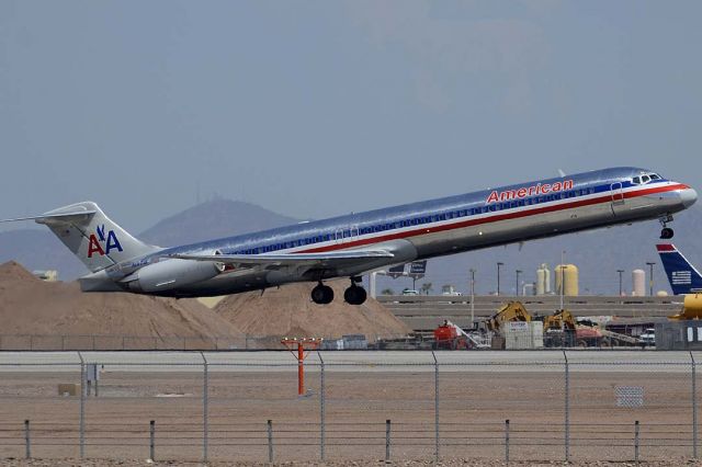 McDonnell Douglas MD-82 (N474) - American McDonnell-Douglas MD-82 N474 was delivered to American Airlines on October 24, 2988. Its construction number is 49649.